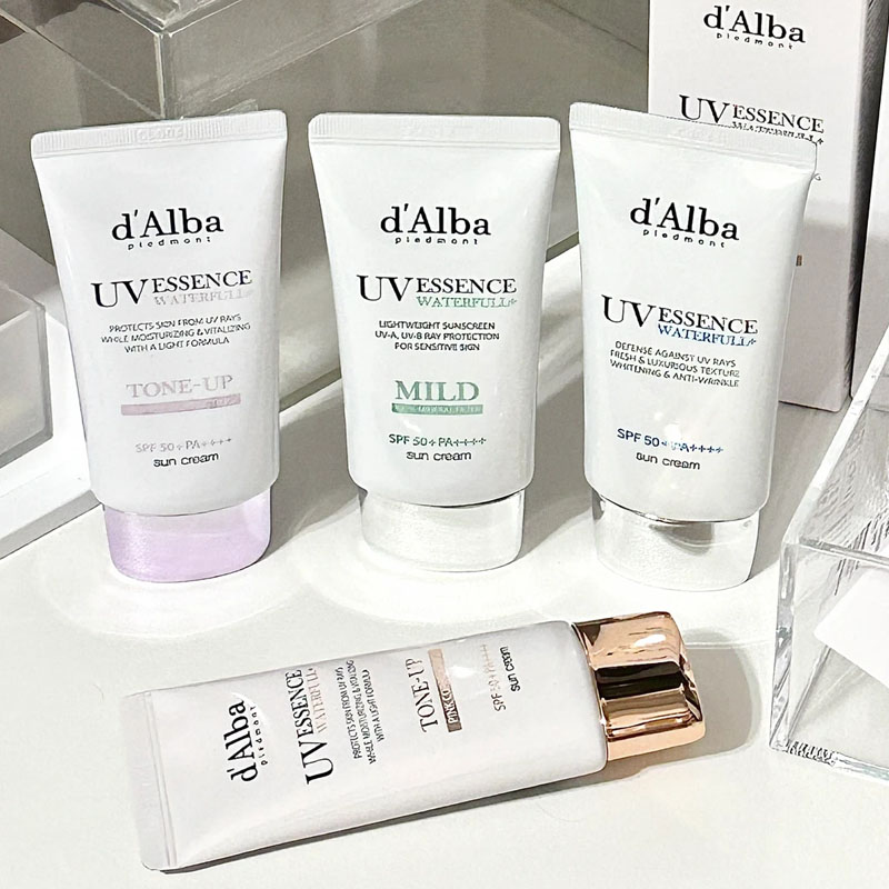 ดี'อัลบา ยูวี เอสเซนส์ วอเตอร์ - Luxury Skincare Brands บทวิจารณ์และราคา